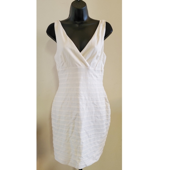 Express Dresses & Skirts - EXPRESS Cream Bodycon Cocktail Dress